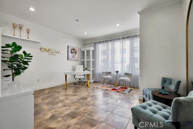 300 E 4th Street, Long Beach, CA 90802