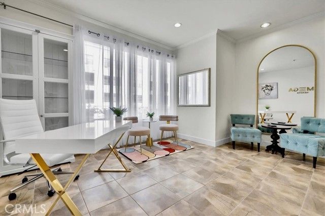 300 E 4th Street, Long Beach, CA 90802