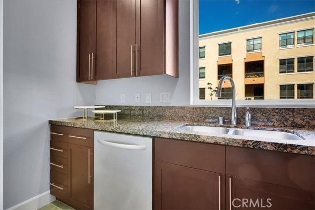 300 E 4th Street, Long Beach, CA 90802