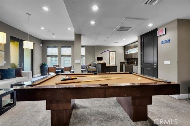 300 E 4th Street, Long Beach, CA 90802