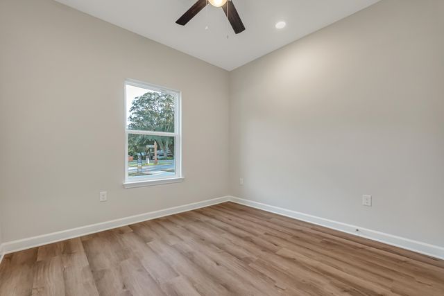 15 Shebbi Lane, Freeport, FL 32439