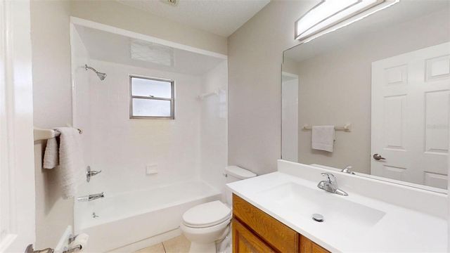 224 W MCCLENDON STREET, Lady Lake, FL 32159