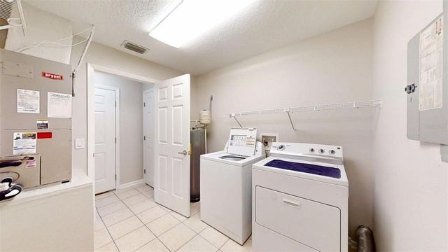 224 W MCCLENDON STREET, Lady Lake, FL 32159