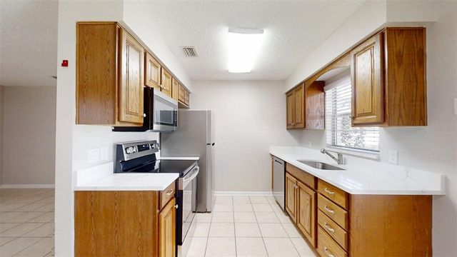 224 W MCCLENDON STREET, Lady Lake, FL 32159