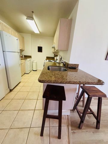 2040 Greenview Shores Boulevard 221, Wellington, FL 33414