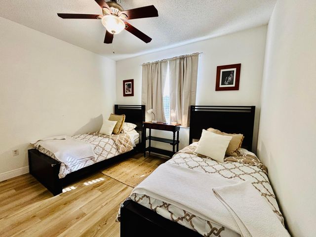2040 Greenview Shores Boulevard 221, Wellington, FL 33414