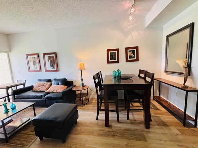 2040 Greenview Shores Boulevard 221, Wellington, FL 33414