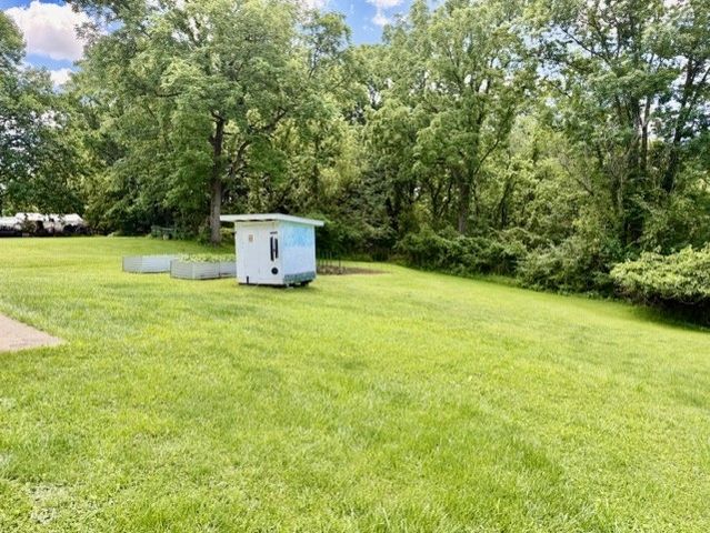 1652 Frew Mill Rd, Shenango Twp, PA 16101