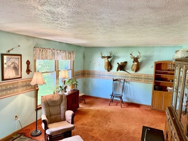 1652 Frew Mill Rd, Shenango Twp, PA 16101