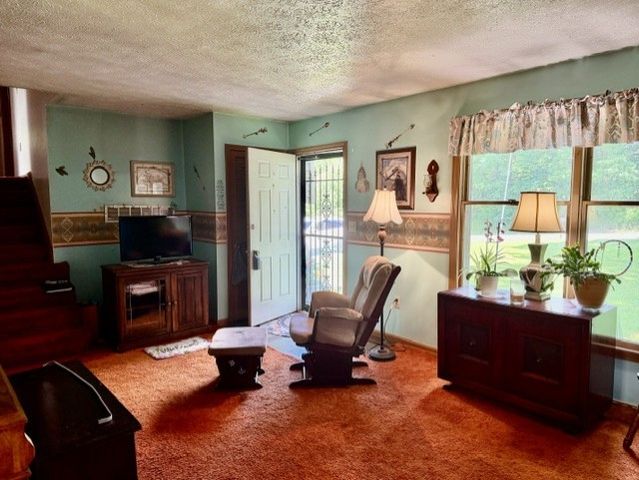 1652 Frew Mill Rd, Shenango Twp, PA 16101