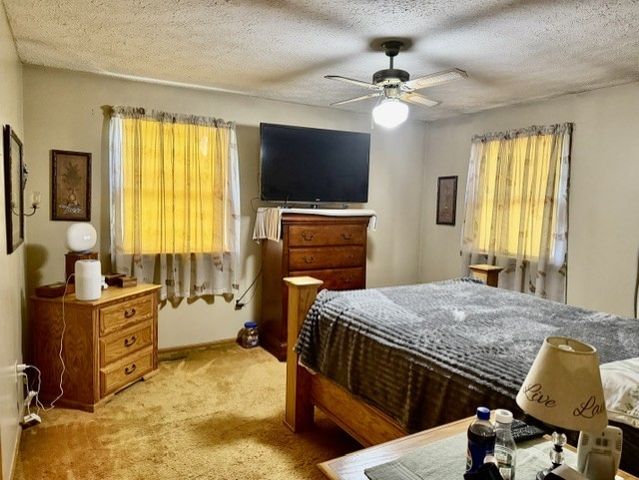 1652 Frew Mill Rd, Shenango Twp, PA 16101
