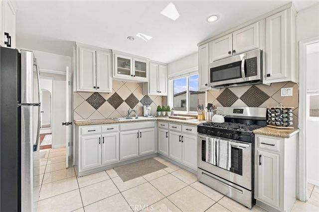 8324 Barnsley Avenue, Los Angeles, CA 90045