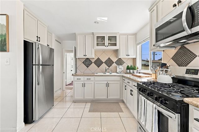 8324 Barnsley Avenue, Los Angeles, CA 90045