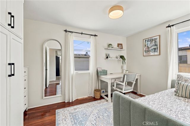 8324 Barnsley Avenue, Los Angeles, CA 90045