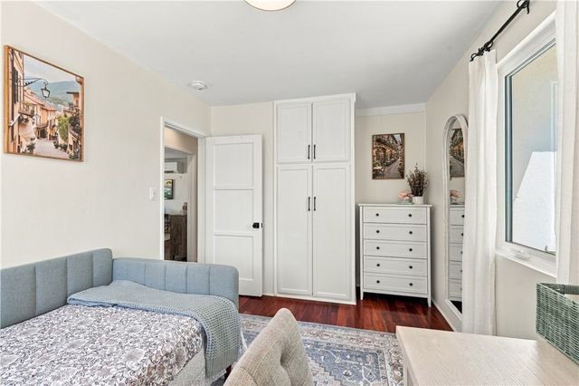 8324 Barnsley Avenue, Los Angeles, CA 90045