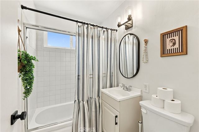 8324 Barnsley Avenue, Los Angeles, CA 90045
