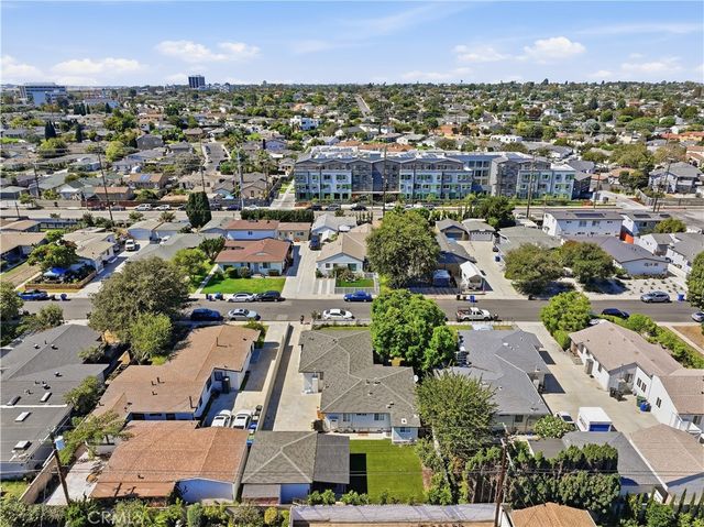 8324 Barnsley Avenue, Los Angeles, CA 90045