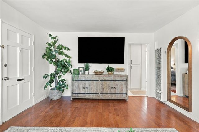 8324 Barnsley Avenue, Los Angeles, CA 90045