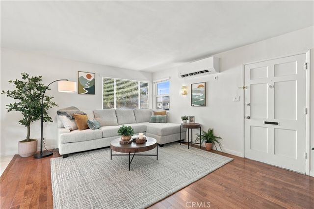 8324 Barnsley Avenue, Los Angeles, CA 90045
