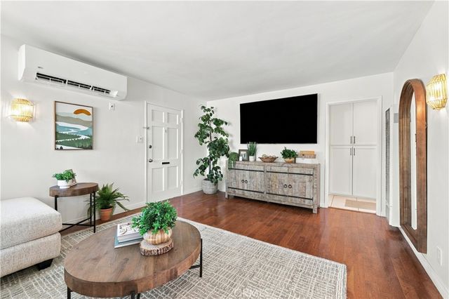 8324 Barnsley Avenue, Los Angeles, CA 90045