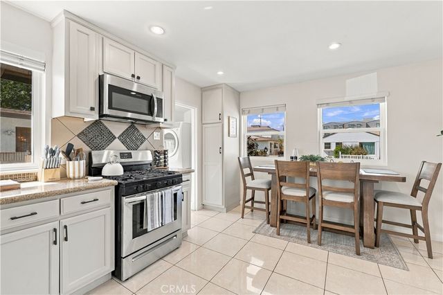 8324 Barnsley Avenue, Los Angeles, CA 90045