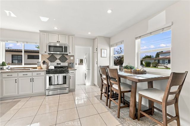 8324 Barnsley Avenue, Los Angeles, CA 90045
