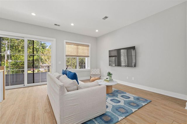 16 Shem Drive, Mount Pleasant, SC 29464