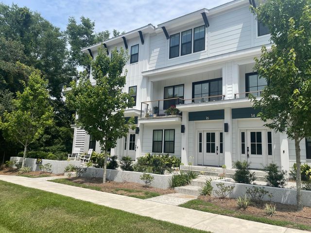 16 Shem Drive, Mount Pleasant, SC 29464