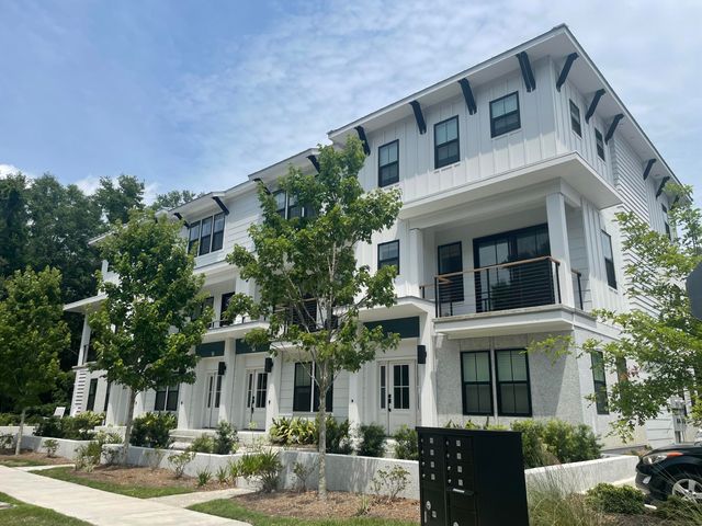 16 Shem Drive, Mount Pleasant, SC 29464