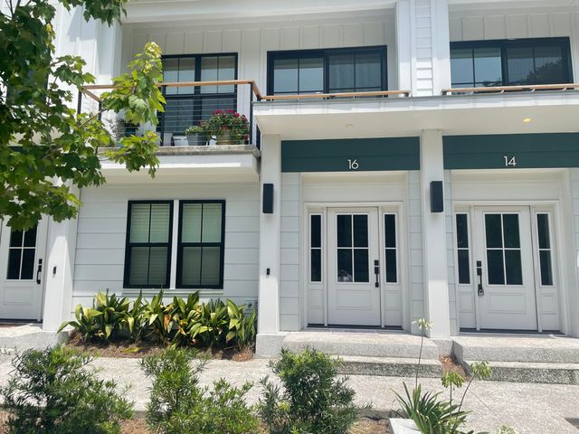 16 Shem Drive, Mount Pleasant, SC 29464