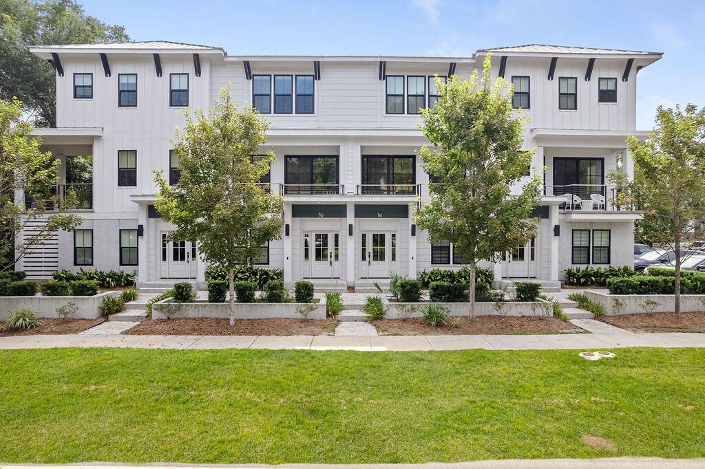 16 Shem Drive, Mount Pleasant, SC 29464