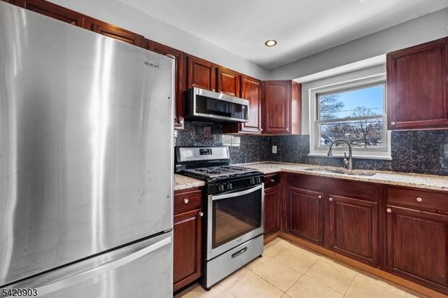 418 Esplanade 6, Hackensack City, NJ 07601