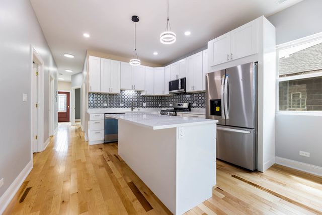 441 N Leclaire Avenue, Chicago, IL 60644