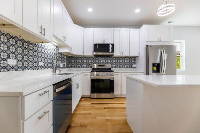 441 N Leclaire Avenue, Chicago, IL 60644