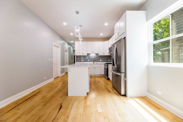 441 N Leclaire Avenue, Chicago, IL 60644