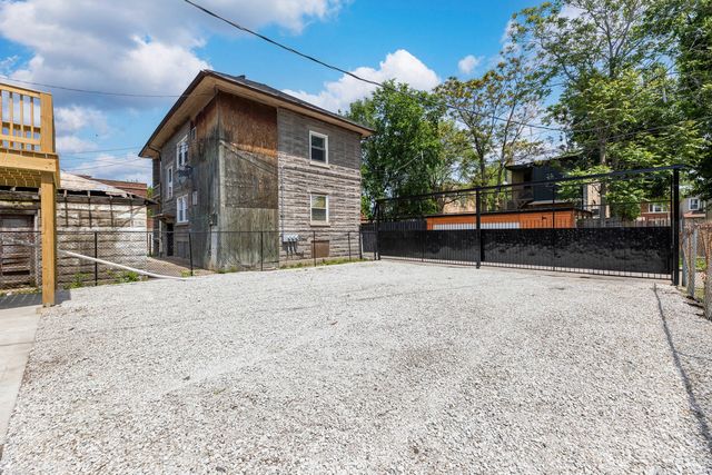441 N Leclaire Avenue, Chicago, IL 60644