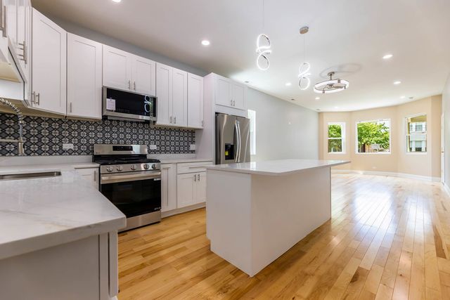 441 N Leclaire Avenue, Chicago, IL 60644