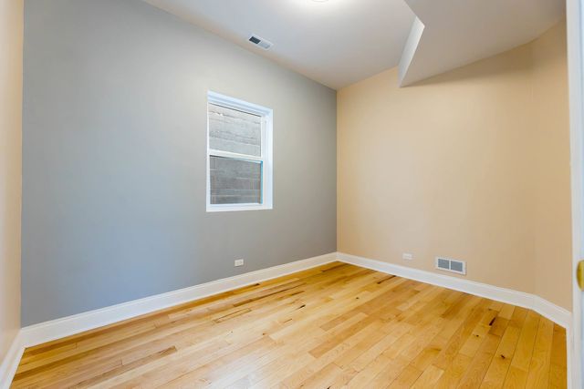 441 N Leclaire Avenue, Chicago, IL 60644