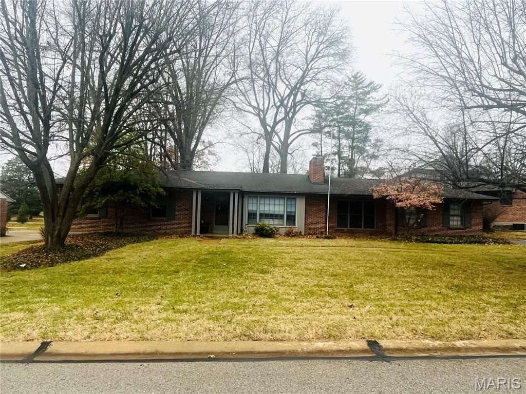 1319 Kendon Drive, Des Peres, MO 63131