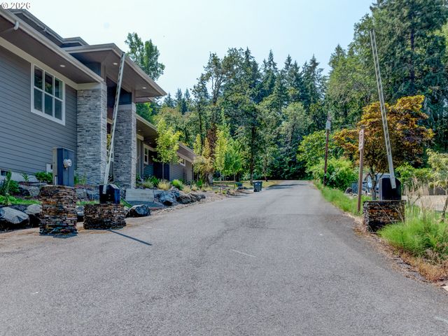 4899 ELVA Ln, Eugene, OR 97405