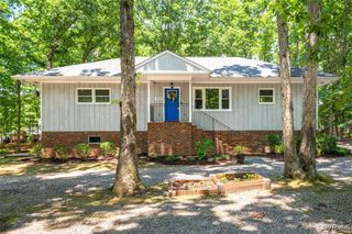 4520 Eves Ln, Chester, VA 23831