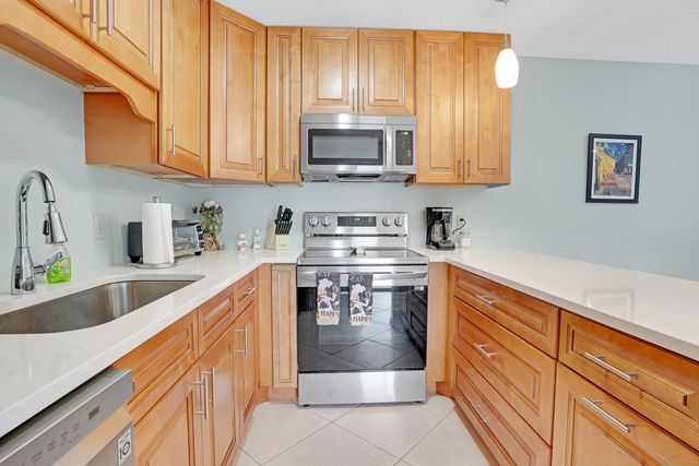 3201 SE Guenevere Lane A, Port St. Lucie A, Port St Lucie, FL 34952