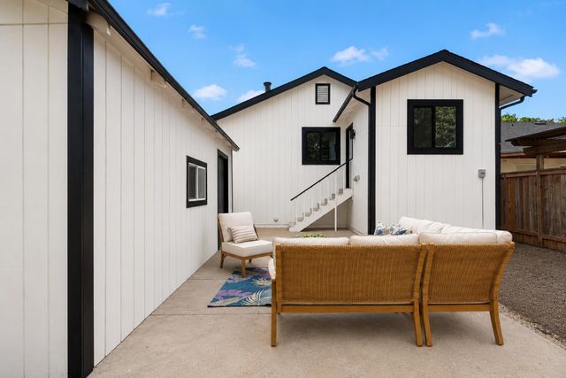 3217 43rd St, Sacramento, CA 95817