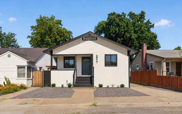 3217 43rd St, Sacramento, CA 95817