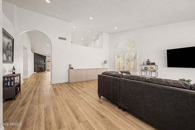 3022 E EMILE ZOLA Avenue, Phoenix, AZ 85032
