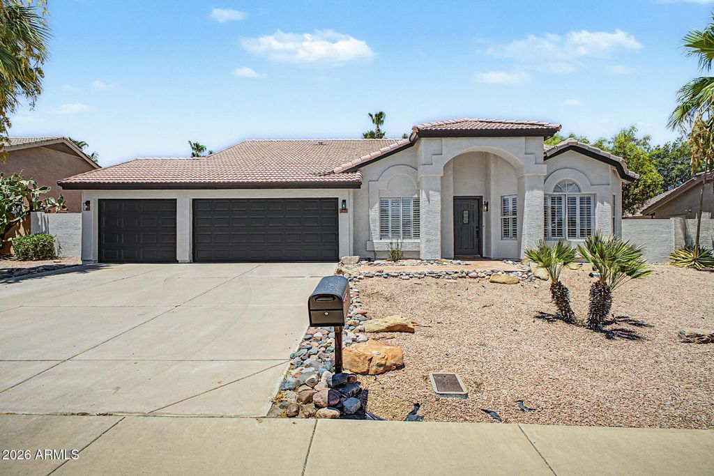 3022 E EMILE ZOLA Avenue, Phoenix, AZ 85032