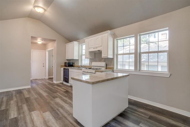 2620 Wilkinson Avenue, Fort Worth, TX 76103