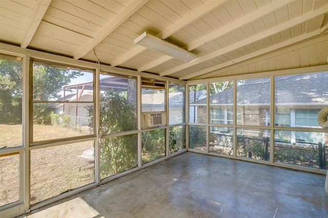 2620 Wilkinson Avenue, Fort Worth, TX 76103