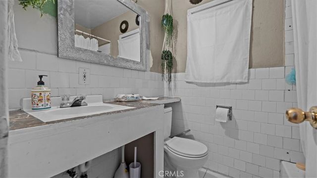 7603 Date Avenue, Fontana, CA 92336