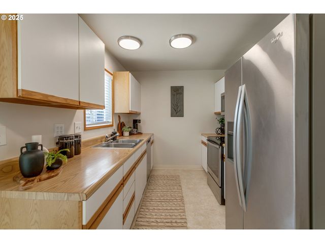 14130 Sw FURLONG Ct, Beaverton, OR 97005